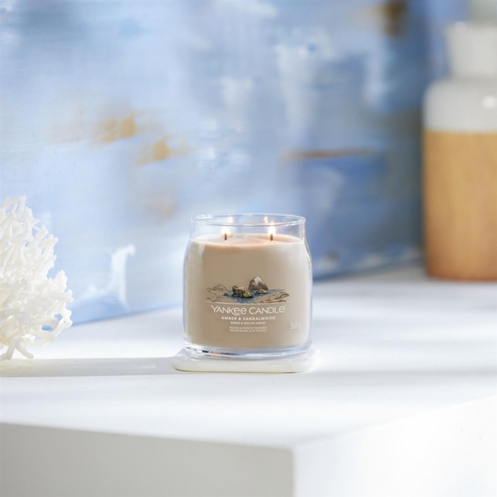YANKEE CANDLE AMBER & SANDALWOOD 368G - obrazek 3