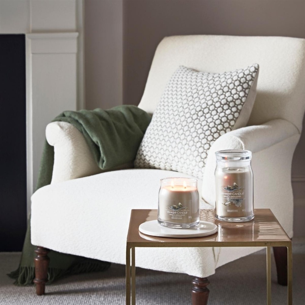 YANKEE CANDLE AMBER & SANDALWOOD 567G - obrazek 6